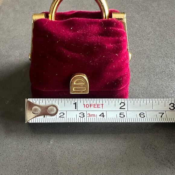 Adorable Red Velvet “Purse” Ring Box - Picture 2 of 8